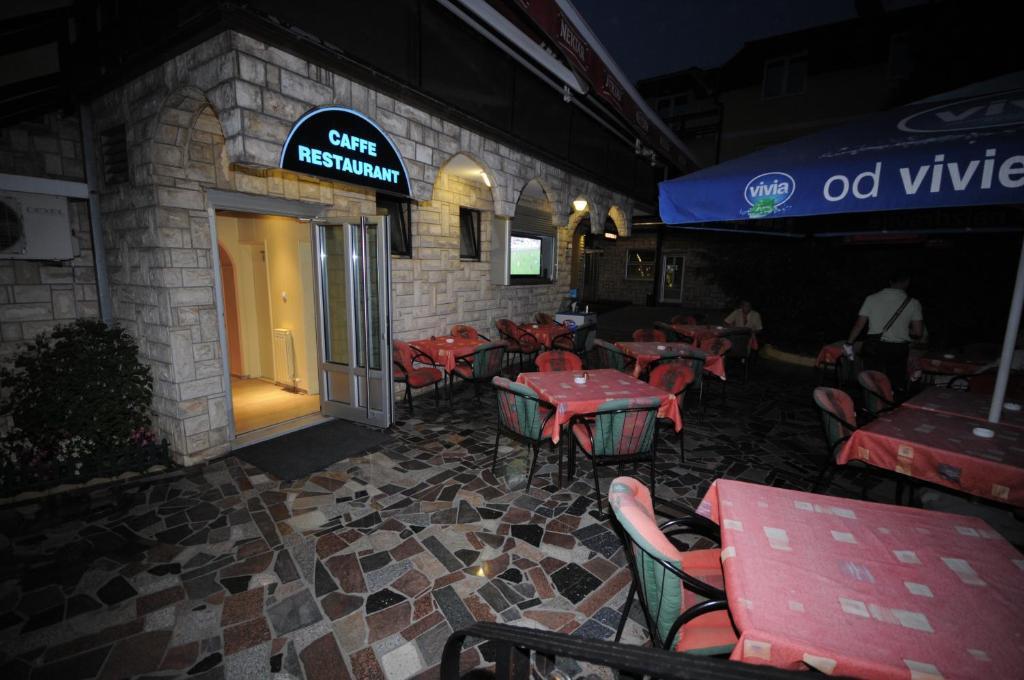 Golden Card Motel บันยาลูกา ภายนอก รูปภาพ